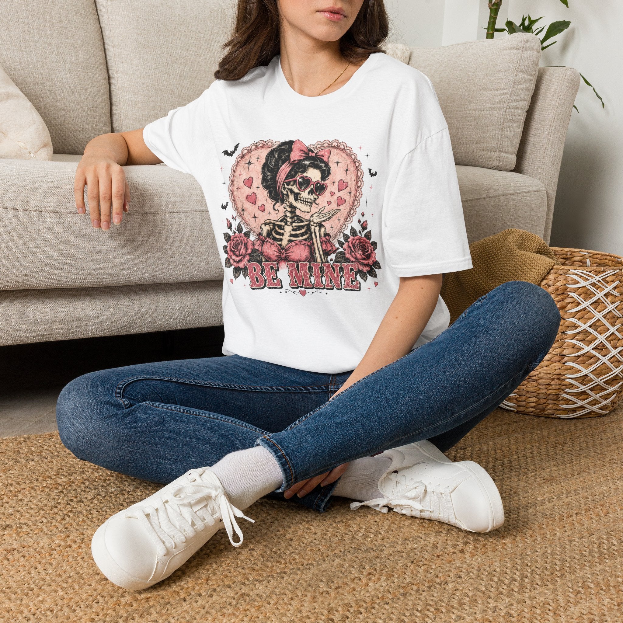 Valentine Skeleton Tee — "Be Mine" Retro Heart Skull T-Shirt - Boo Crew Boutique